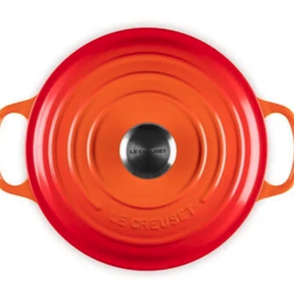 NIB Le Creuset 4.5 qt Signature Round Dutch Oven Flame orange - Picture 6 of 7